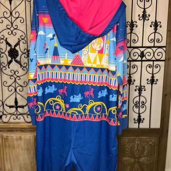 EUC Disney Parks “It’s a Small World” HOODED ADULT ONESIE SIZE LARGE - Picture 5 of 5